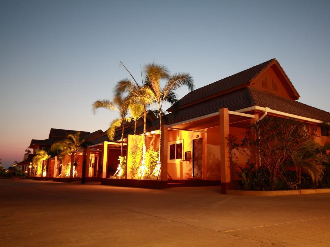 Oyo 245 Sweet Sense Jomtien Resort パッタヤー エクステリア 写真